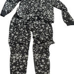 Old Navy  Women's Black and White Snowflake Pajama Set Photo 0