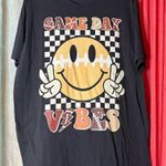 Source Unknown Black 'Game Day Vibes' Tee Size XL Photo 0