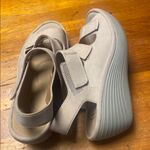 Clarks  Cushion Collection Women's Tan Sandals Photo 3