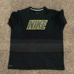 Nike graphic tee Photo 1
