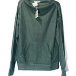 Davi & Dani  Green Sweater Top Women’s Medium Photo 0