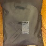 Essential s Crewneck Photo 3