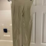 Set Active  Sculptflex Leggings Medium in color oat milk Photo 3