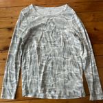 Gap  Favorite T shirt Green Camo, Size xl green long sleeve Photo 0