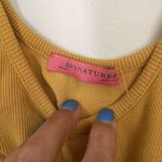 Red Dress Boutique Gold boutique crop top size M Photo 2