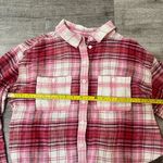 American Eagle  Cozy Cropped Flannel in Pink Photo 6