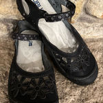 Jbu  JAMBU Black Floral Cutout Strappy Mary Jane Memory Foam Flats 10 Photo 0