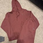 Alo Yoga  Accolade Sweatpants and hoodie  Photo 0