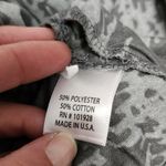 Lucy & Laurel  gray floral studded burnout batwing blouse size large Photo 6