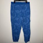 Soft Surroundings  Women's Size XL Cargo Jogger Pants‎ Blue Palm Print Photo 3