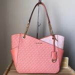 Michael Kors Purse Photo 0