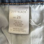 Just Black  SZ 26 Jeans Distressed Low-Rise Zip-Fly Whiskered Medium Wash Womens Photo 7