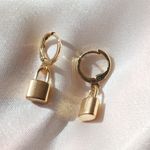 Boutique   Gold Lock Huggie Earrings Photo 0