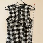 Kardashian Kollection Corporate Fitted Dress. Pencil mouth shape. Size: M. Photo 2