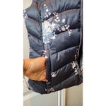 Loft Outlet Women Floral Puffer Vest Zip Up Front Zip Pockets Size XS Photo 3