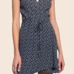 Brandy Melville  Robbie Wrap Dress Navy & White Floral Tie Waist V-Neck One size Photo 0