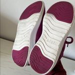 Kizik Athens Hands Photo 6