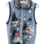 Victoria Jones  size PM knitted winter holiday theme vest. Photo 0