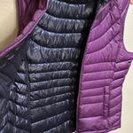 Bernardo  Medium Reversible Goose Down Vest Photo 4
