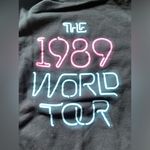 Gildan 1989 Taylor Swift sweatshirt Photo 2
