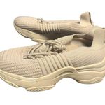 None Women’s size 7M Beige Knit Sneakers Photo 2