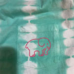 Ivory Ella  Green Tie-Dye T-Shirt Elephant Logo Unisex Adult Large Pocket Tee​ Photo 4
