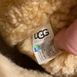 UGG Women’s  short classic boots size 6 chestnut tan light brown Good condition Photo 8