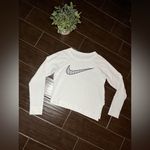 Nike dri fit white training cropped top sz small Photo 1