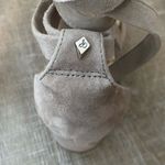 Sam Edelman  Sheri Suede Ankle Wrap Sandal Putty Gray Beige 9 Chunky Heel Shoes Photo 9