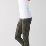 Lululemon Green Ziggurat Snake Skin Cropped Leggings SZ 6 Photo 0