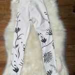 Athleta New White & Black Floral Design Athletic Leggings size XXS  Elation Wildflower Tight Legging Photo 6