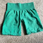 NVGTN Mistletoe Contour Seamless Shorts Photo 0