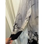 Diane Gilman  Women's Gray Black 100% Silk Floral Print Long Sleeves Top Size M Photo 5