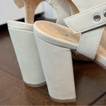 🛍️ D Heart Cream Open Toe Criss Cross Ankle Strap Suede Like Block Heel 6 NWOT Photo 3