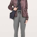 Lululemon On The Fly Pant 27" in Heathered Black Grey 4 W5BSES Photo 1