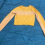 Womens work out top Yellow Size please use measurement Photo 0