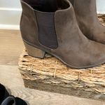 White Mountain  round toe elastic on side for easy pull on Photo 1