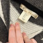 Kaisely  Sweater Photo 1