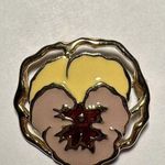 Avon Full Bloom Pansy Flower Brooch Pin Gold Tone Photo 2