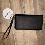Steve Madden  Wallet Wristlet Photo 1