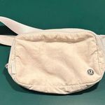 Lululemon  Everywhere Belt Bag 1L White Opal‎ Photo 0