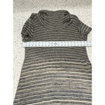 Womans Avenue 18 Photo 6