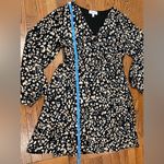Gilli Black Dress with White and Tan Floral Pattern Size M Photo 3