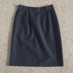 Liz Baker  essentials pencil skirt Photo 3