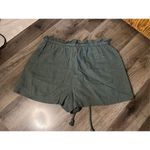 Universal Threads Green Shorts Woman’s Size Medium Photo 4