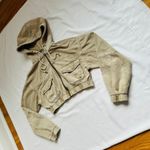 Urban Outfitters β
UO Yogi Fleece Cropped Zip-Up Hoodie Sweatshirt - Beige β
Photo 9