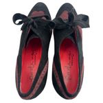 Pas de Rouge black and plum suede lace Photo 3