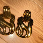 Gold Women's Watch and Bracelet Set Photo 11