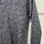 Michael Stars  Navy & White Heathered Lightweight V Neck Sweater - Size Small Photo 3