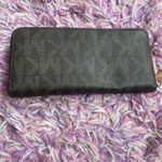 Michael Kors Black Wallet with Gold Logo Photo 1